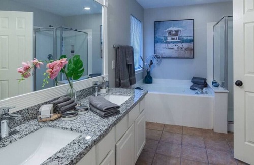 Cypress House | Spacious 5BRs-Family, LrgBackyard & BBQ
