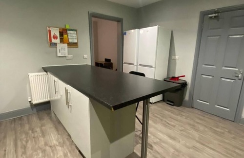 Skegby House | Spacious 6-Bedroom, 8 bathroom Home, Sleeps 12, Perfect for Family & Groups!