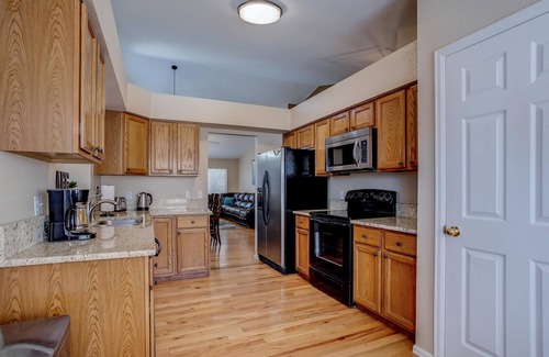 Northeast Colorado Springs House | Spacious 6 Bdr Family Home near Park & Recreation Center