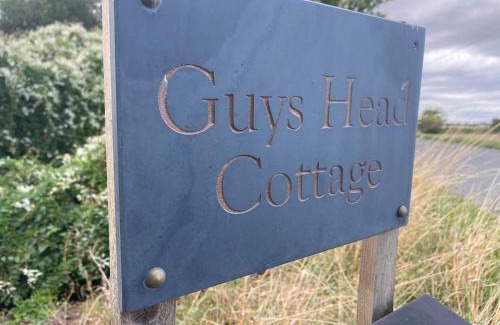 Tilney Fen End House | Spacious 6-Bed Countryside Home Surrounded by Nature