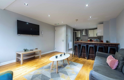 Nottingham City Centre Apartment | Spacious 6-Bed Flat in City Centre