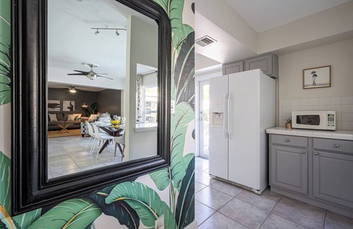 Lake Ridge Villa | Spacious 6-bedroom villa Tropical Retreat for 12 - Pool - BBQ in Fort Lauderdale