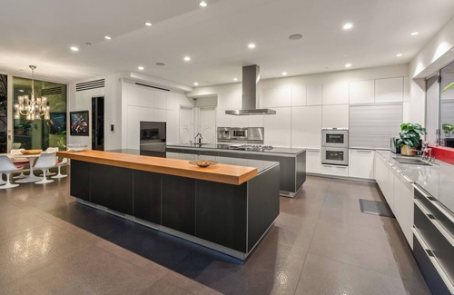 Beverly Hills House | Spacious 6-bedroom house with AC, WiFi in amazing West Hollywood