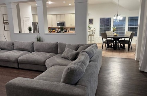 Cypress House | Spacious 6-bedroom 1 story house in fantastic Cypress with WiFi, AC