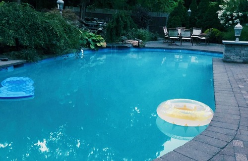 Dix Hills House | Spacious 6-bedroom house centrally located with pool in charming Dix Hills.