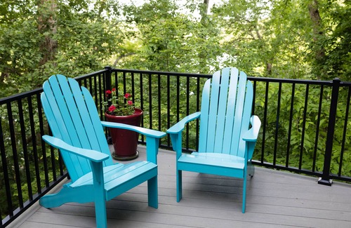 Jamestown House | Spacious 6-bedroom house with WiFi & AC in charming Jamestown lake ramp access