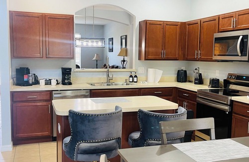 Veranda Palms House | Spacious 6-bedroom house, 8 beds, pool with heater, Near Disney in Kissimmee