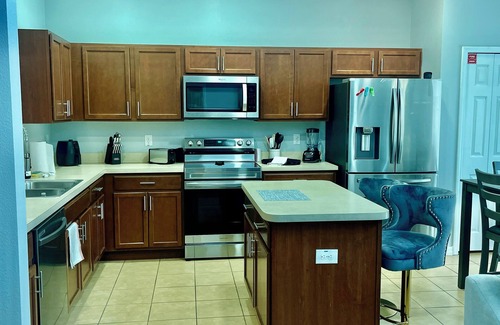 Veranda Palms House | Spacious 6-bedroom house, 8 beds, pool with heater, Near Disney in Kissimmee
