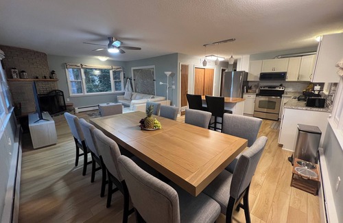 Littleton House | Spacious 6-bedroom house with AC, WiFi in enjoyable Littleton