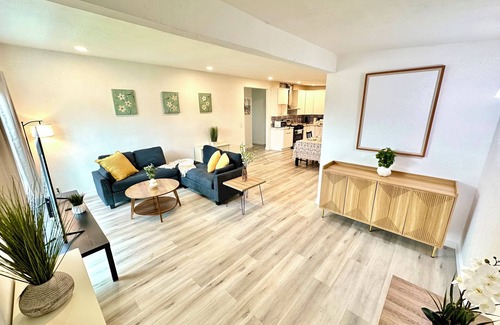 Sunnyvale House | Spacious 6-bedroom house in Sunnyvale with WiFi access