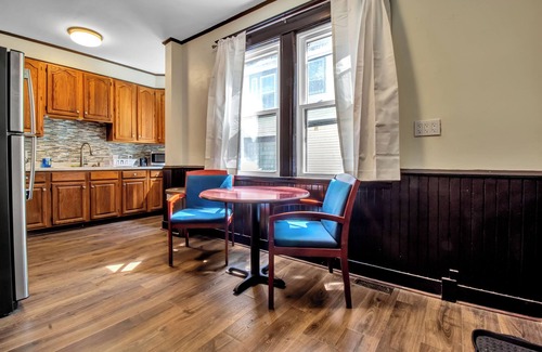 North Buffalo House | Spacious 6-bedroom house in Buffalo with Parking