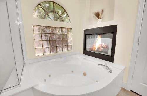 Silverado Ranch House | Spacious 6-bedroom house in Las Vegas