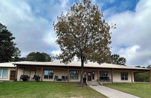 Conroe Apartment | Spacious 6-bedroom house in charming Conroe on a stocked pond