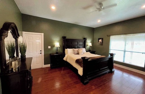 Conroe Apartment | Spacious 6-bedroom house in charming Conroe on a stocked pond