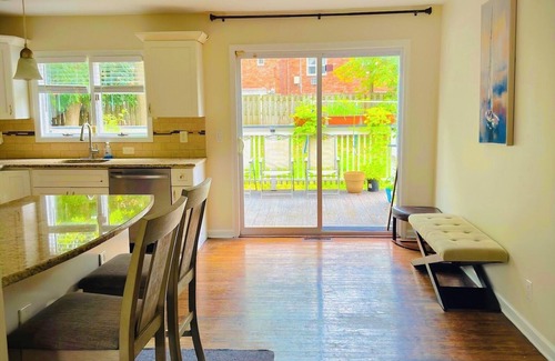 Edison House | Spacious 6-bedroom house in Edison near TopGolf & Supercharge with AC, WiFi