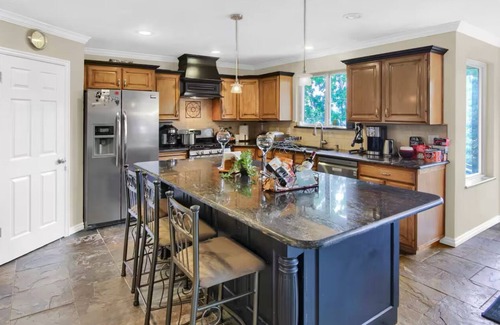 South Ogden House | Spacious 6-bedroom house in Ogden with Breathtaking Mountain Views
