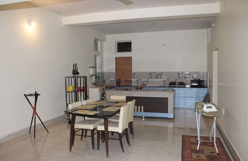 Bhubaneshwar House | Spacious 6-bedroom bungalow in pleasant Bhubaneswar with AC