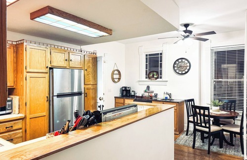 Port Clinton House | Spacious 6-bedroom house for your Lake Erie Escape -The Lake Erie Inn