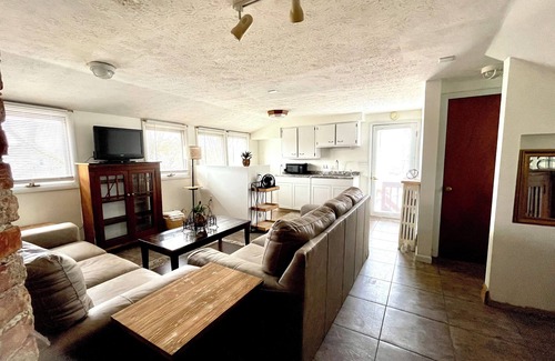 Port Clinton House | Spacious 6-bedroom house for your Lake Erie Escape -The Lake Erie Inn