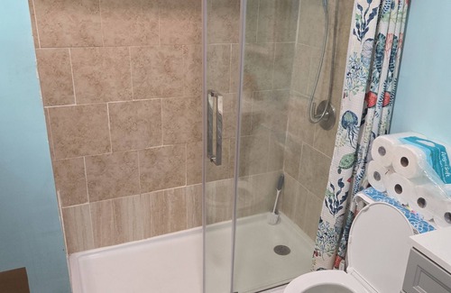 Springfield House | Spacious 6-bedroom house in welcoming Springfield with AC, WiFi