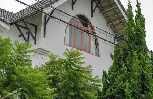 Phuong 10 House | Spacious 6-bedroom villa in fabulous Đà Lạt with WiFi