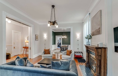 Clifton House | Spacious 6-BR Home-10 Mins to DT