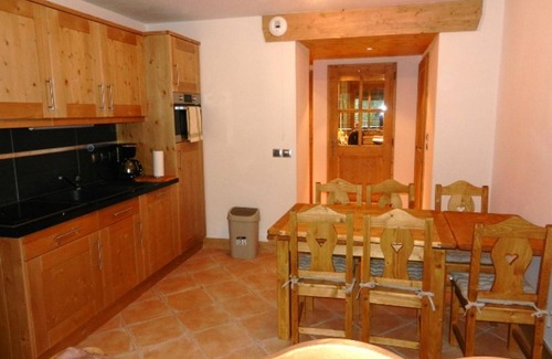 Cohennoz Apartment | Spacious 6-Person Apartment with Pool, Balcony/Terrace, and Garage in Crest-Voland