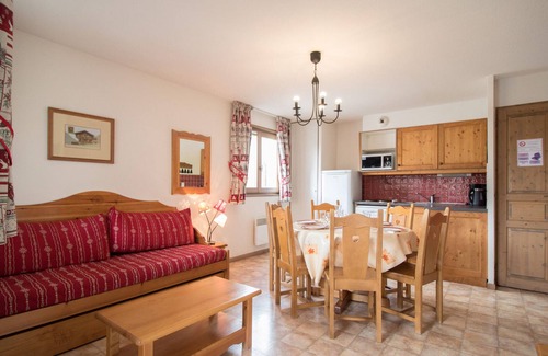 Val Cenis Apartment | Spacious 6-Person Apartment at the Foot of the Slopes with Parking & WiFi
