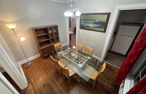 Geneva House | Spacious 6BD/2BA Colonial Style House - DT Geneva