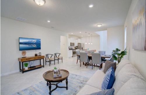 Loughman Villa | Spacious 6Bed 4 5Bath - By Disney No Resort Fees