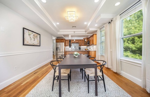 Dudley - Brunswick King House | Spacious 6BR 2unit near Downtown