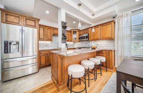 Dudley - Brunswick King House | Spacious 6BR 2unit near Downtown