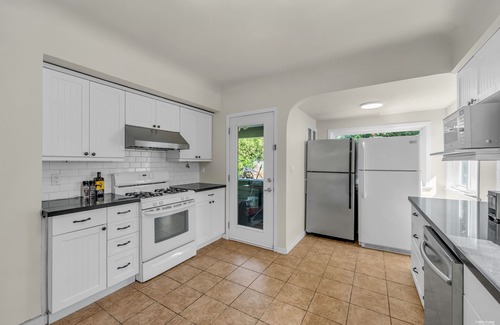 Vancouver South House | Spacious 6BR Home in Vancouver Near SkyTrain