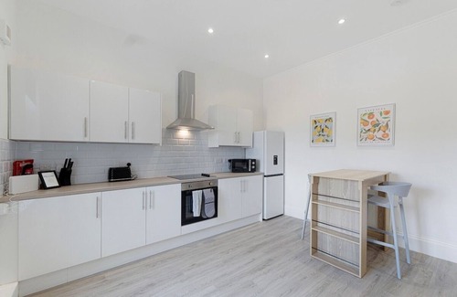 South Shields House | Spacious! 6BR in Beach Road