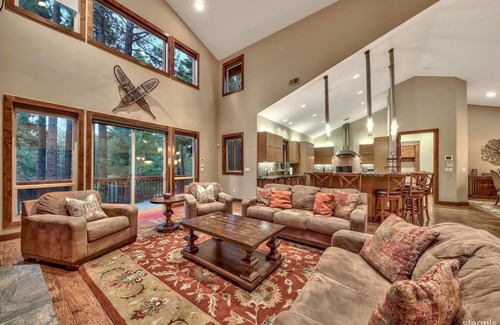 South Lake Tahoe House | Spacious 7-bedroom estate with hot tube and WiFi in delightful Lake Tahoe