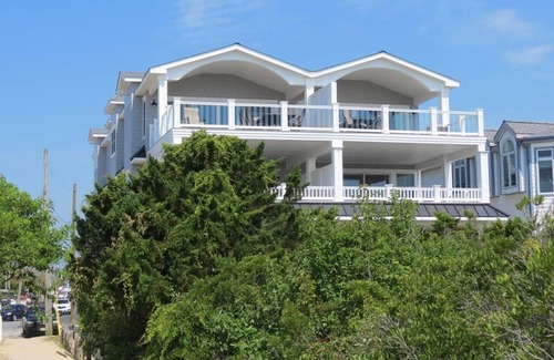 Townsend's Inlet House | Spacious 7-bedroom Waterfront Townhome In Marvelous Sea Isle City With WiFi, AC