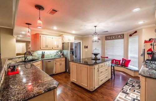 Alba House | Spacious 7-bedroom, 15-acre estate with private 2-boat and fishing dock!