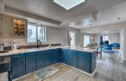 Sacramento House | Spacious 7-bedroom house in cool Sacramento with AC