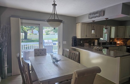 Avon Lake House | Spacious 7-bedroom house in lovely Avon Lake with AC, WiFi & close to Lake Erie
