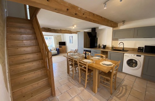 Lafage House | Spacious 7 bedroom house with two acres of gardens, outdoor pool and games room