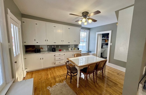 Laurium House | Spacious 7-bedroom house with WiFi, Garage, Sauna, and AC in amazing Calumet