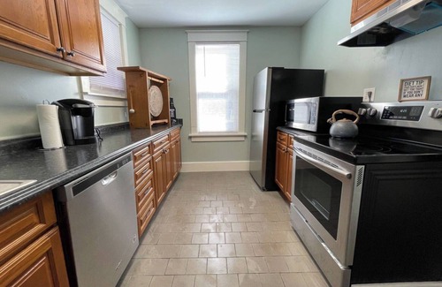 Donegal House | Spacious 7-bedroom house in charming Donegal with WiFi and AC