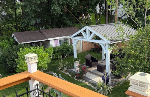 Omaha House | Spacious 7-bedroom house with WiFi, fitness room in delightful Omaha