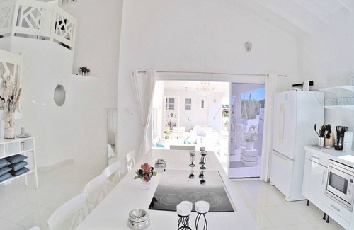 Jan Thiel Villa | SPACIOUS 7 BEDROOM VILLA (Special for Groups)