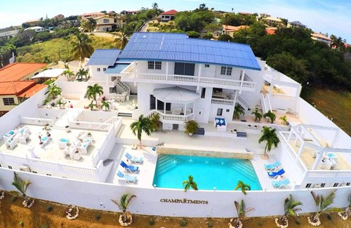 Jan Thiel Villa | SPACIOUS 7 BEDROOM VILLA (Special for Groups)