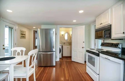 York Beach House | Spacious 7 BR ocean view retreat - stunning views!