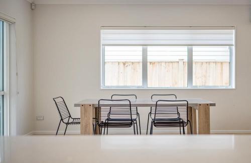 Flat Bush House | Spacious 7 BRs 4 BHs house on Longhorn, Flat Bush