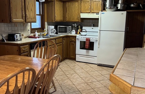Great Valley Ski Chalet | Spacious 8 Bdrm Chalet set up for entertaining!
