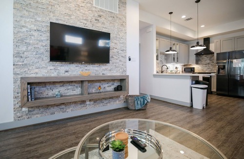 Washington Ave./ Memorial Park House | Spacious 8 Bedroom 8 Bathroom Home in Central Houston!