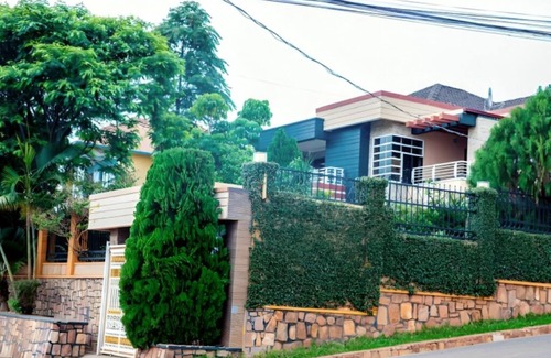 Kigali House | 🏠 SPACIOUS 8 bedroom VILLA for rent in KIGALI-Kicukiro, Kagarama